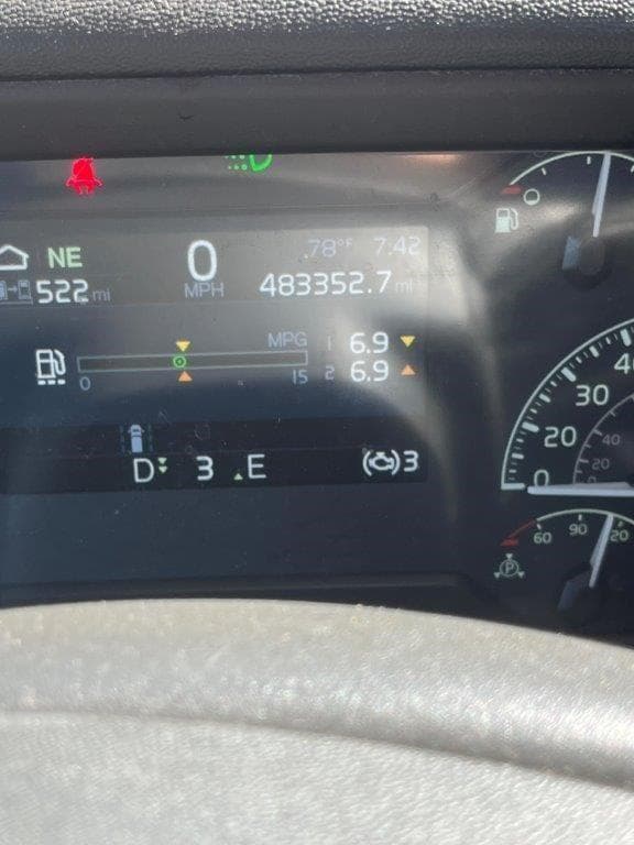 2023 Volvo VNL64T760 image 10