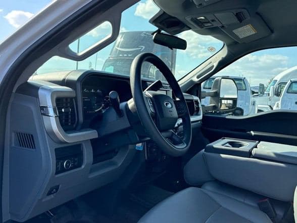 2024 Ford F550 image 13