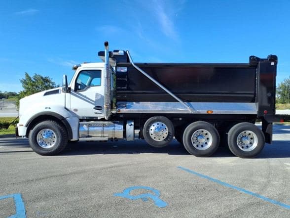 2026 Kenworth T880 image 4