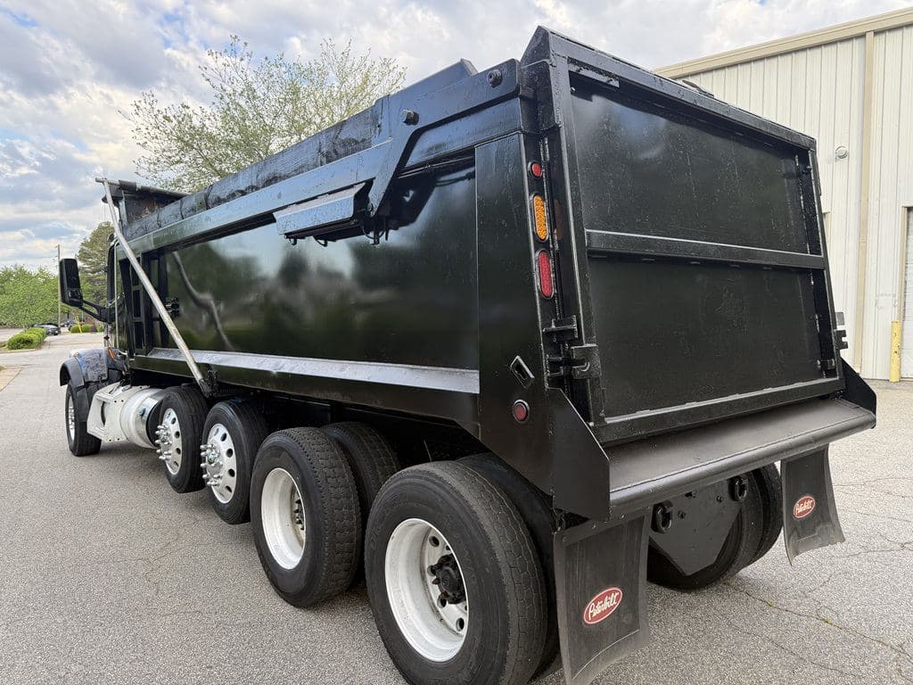 Used 2018 PETERBILT 567 image 8