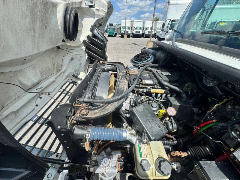 2017 Freightliner M2 106 image 27