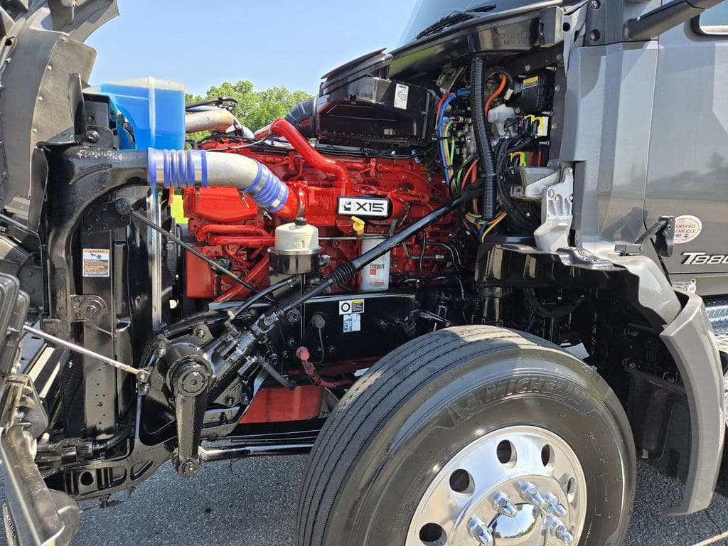 Used 2022 KENWORTH T880 image 6