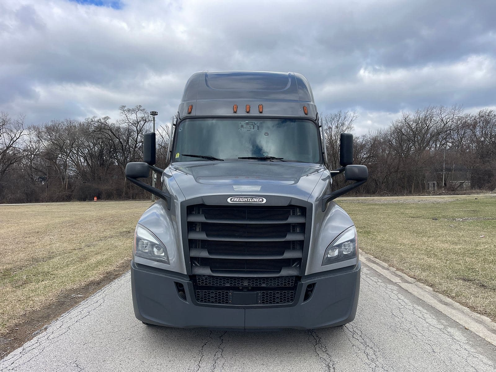 2022 Freightliner Cascadia 126 image 2