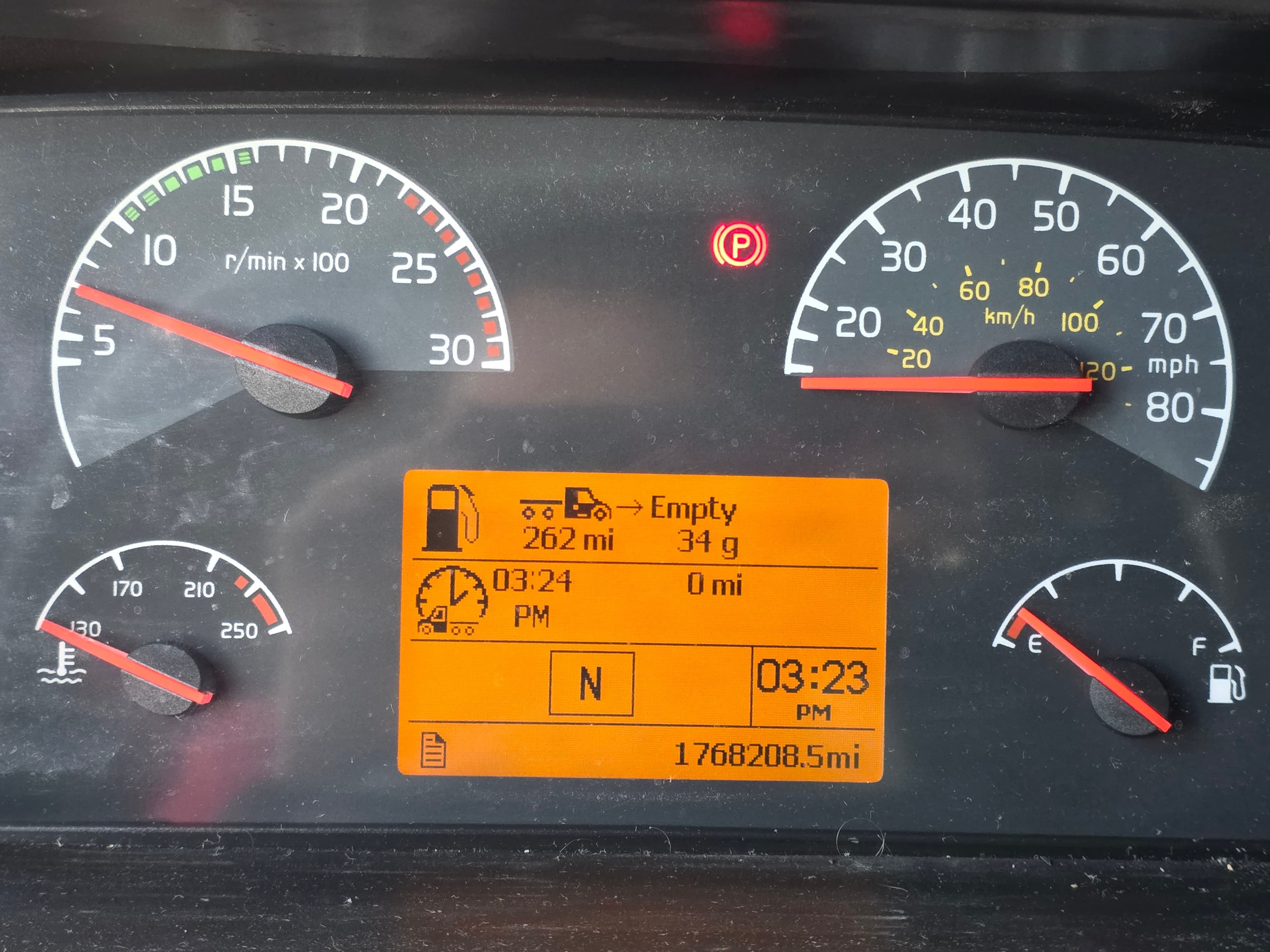 2005 Volvo VNL image 20