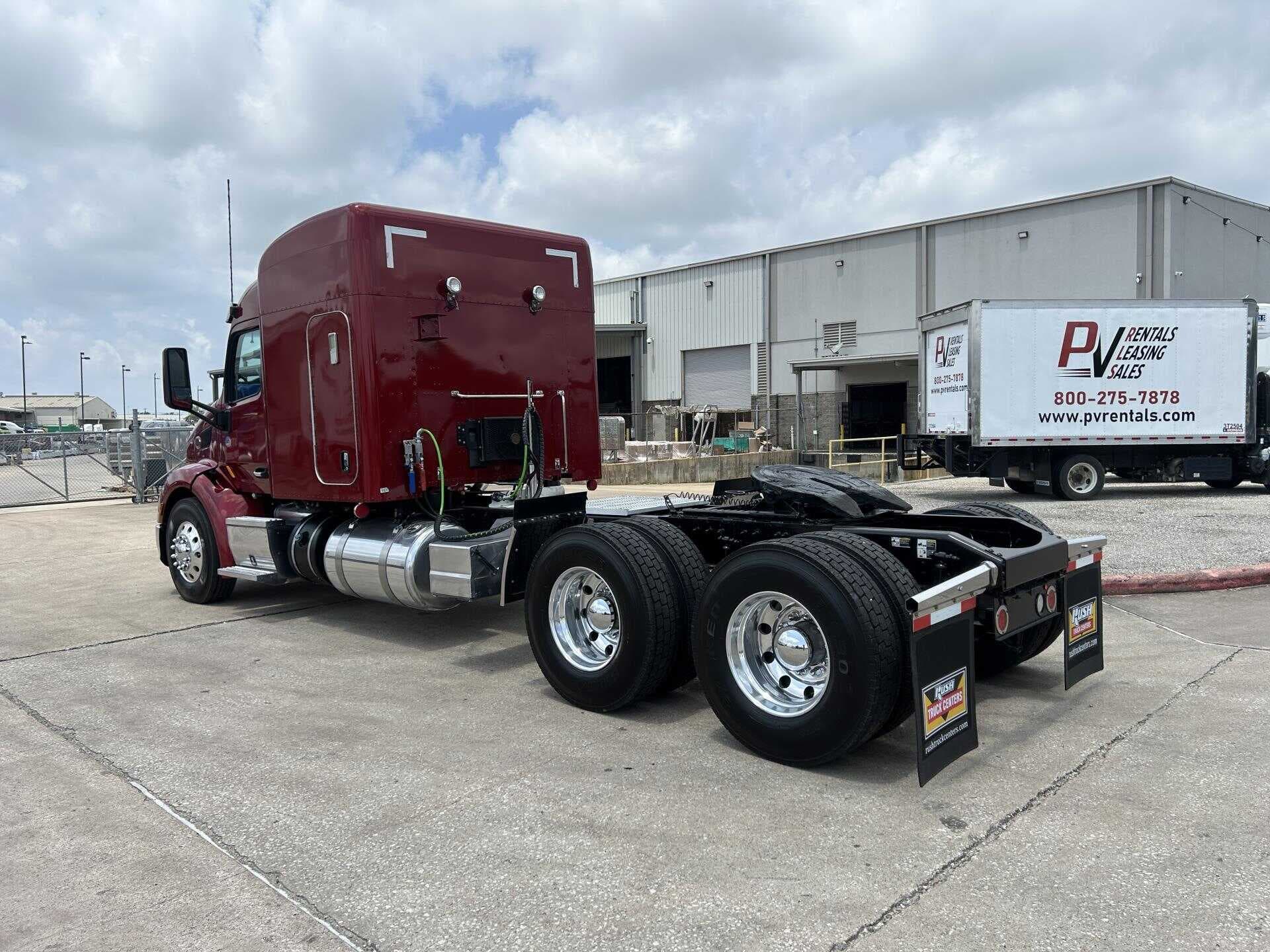 Used 2020 PETERBILT 579 Conventional - Sleeper Truck in Houston, TX image 4