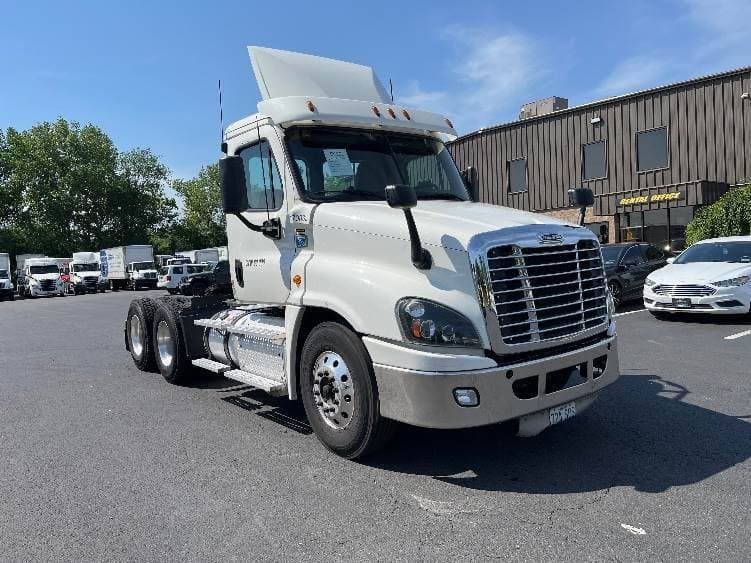2018 Freightliner Cascadia image 11