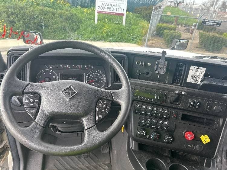 2023 International LT62F image 7