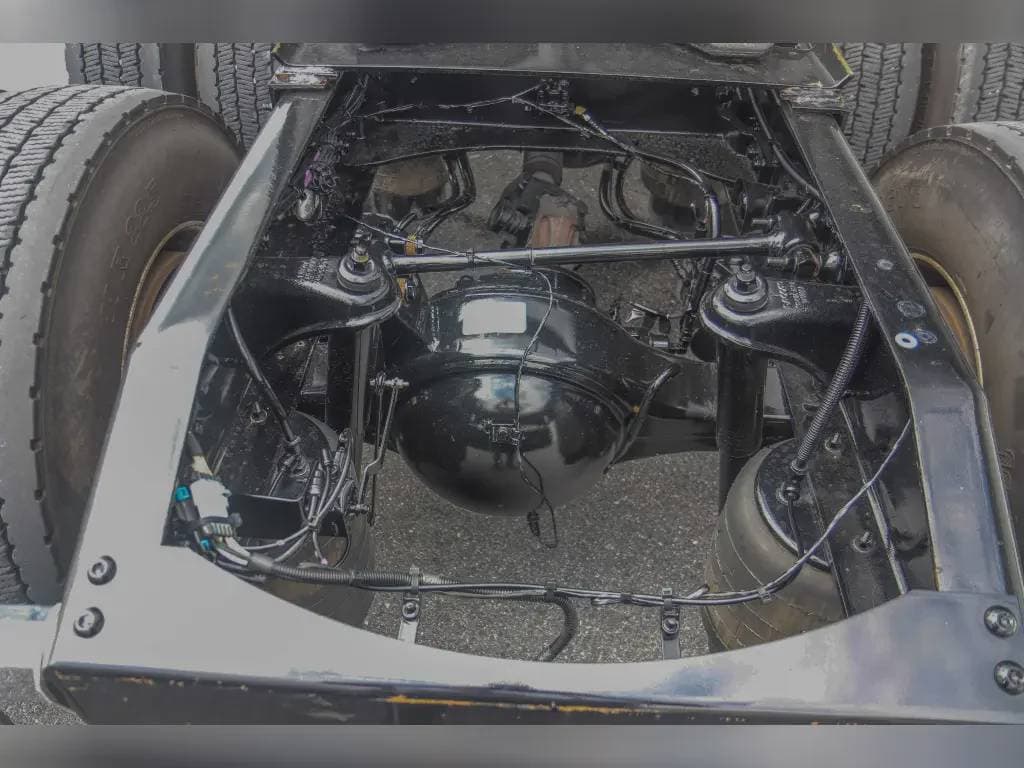 2023 Peterbilt 579 image 5