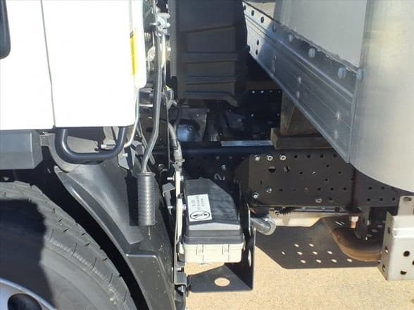 2024 Isuzu NPR HD image 16