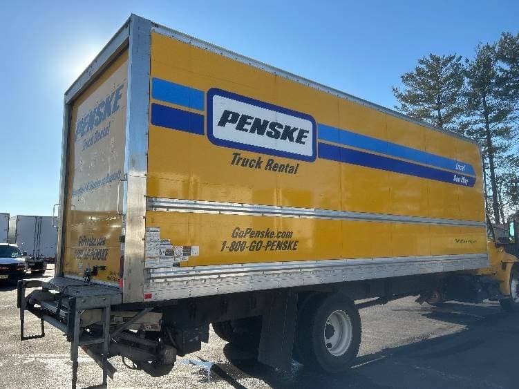 2022 International MV607 Box Truck - 220HP, 6 Speed Automatic, Roll up Door image 13