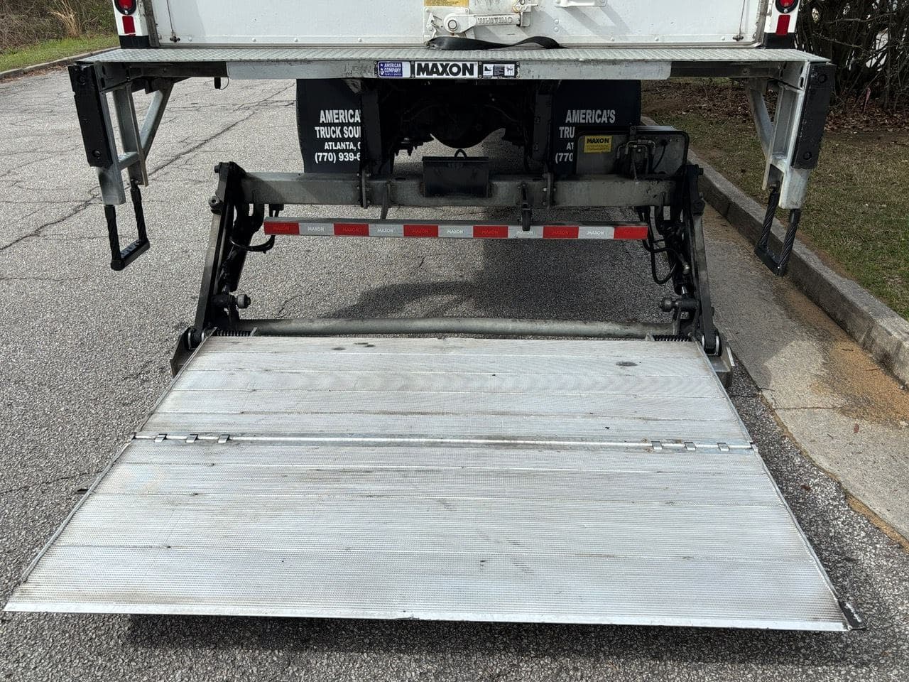 2019 Freightliner M2106 image 10