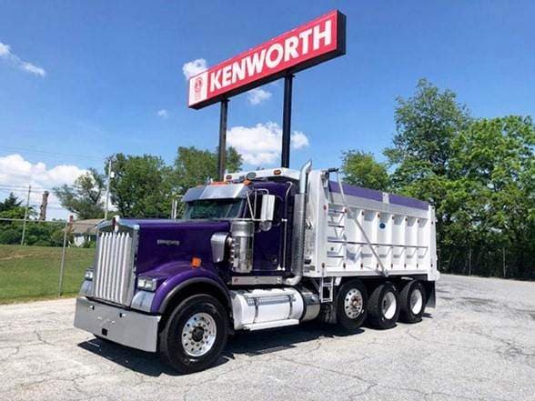 2021 Kenworth W900 image 1