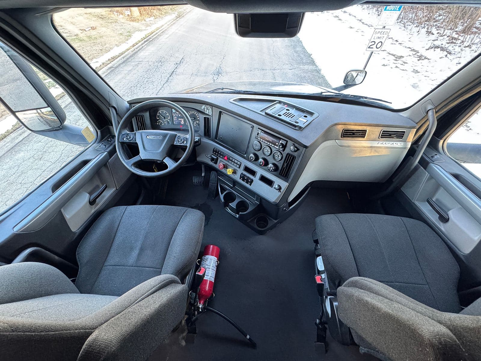 2022 Freightliner Cascadia image 10