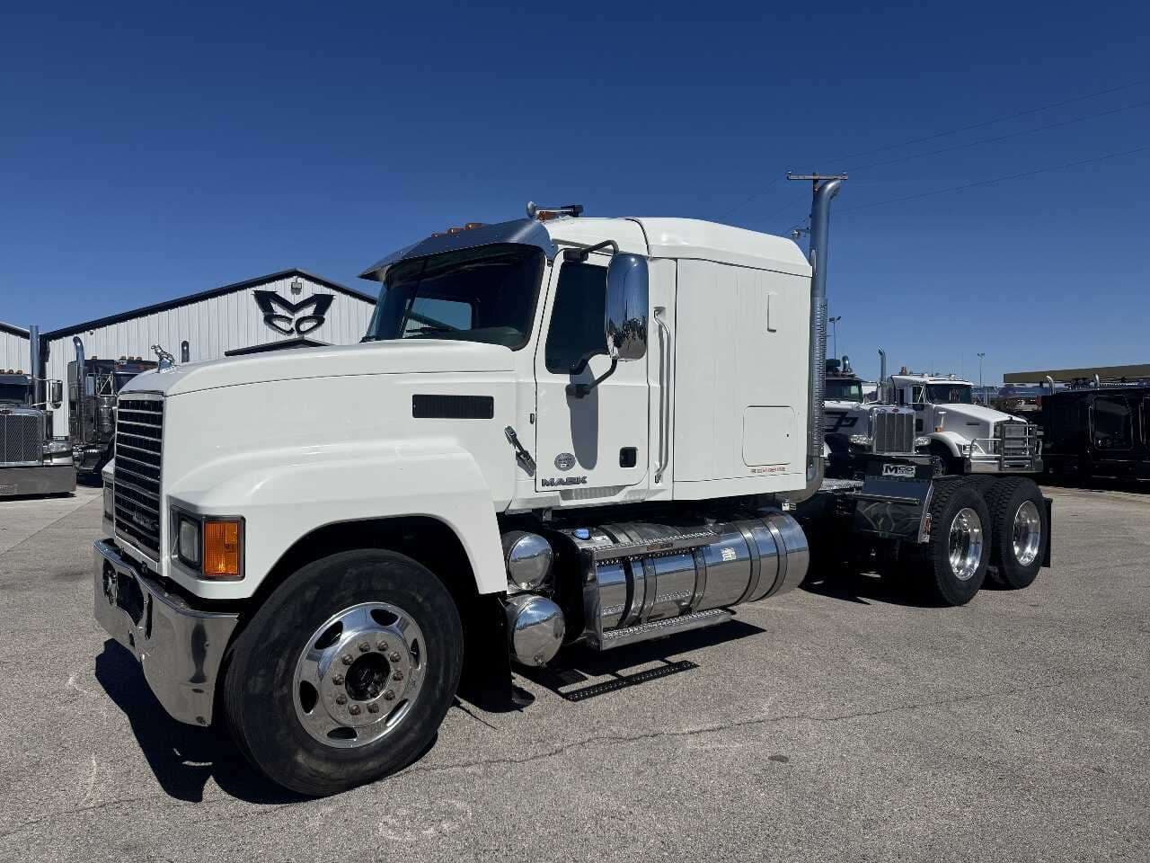 2018 Mack CXU613 image 1