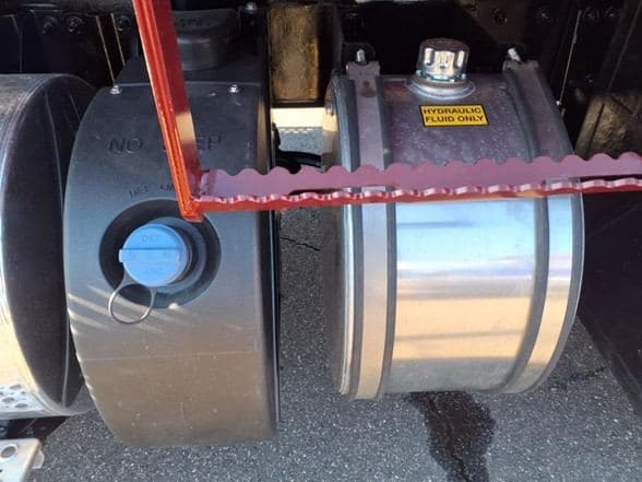 2025 Kenworth T880 image 9