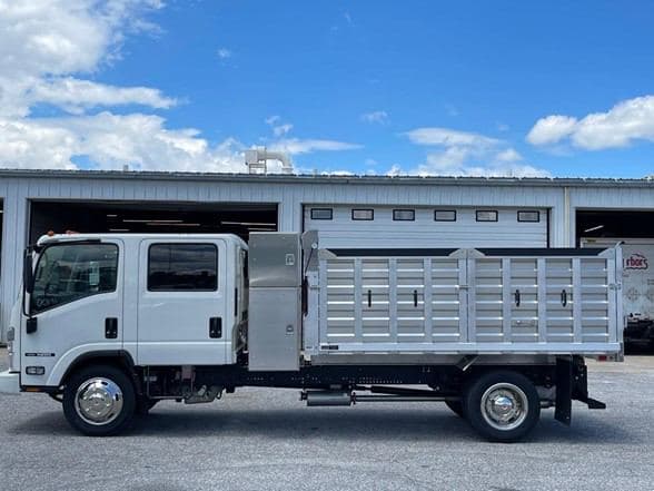 2024 Isuzu NRR image 7