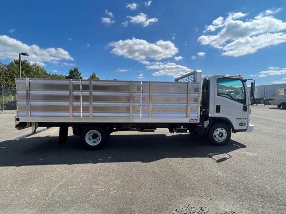 2023 Isuzu NPR image 4