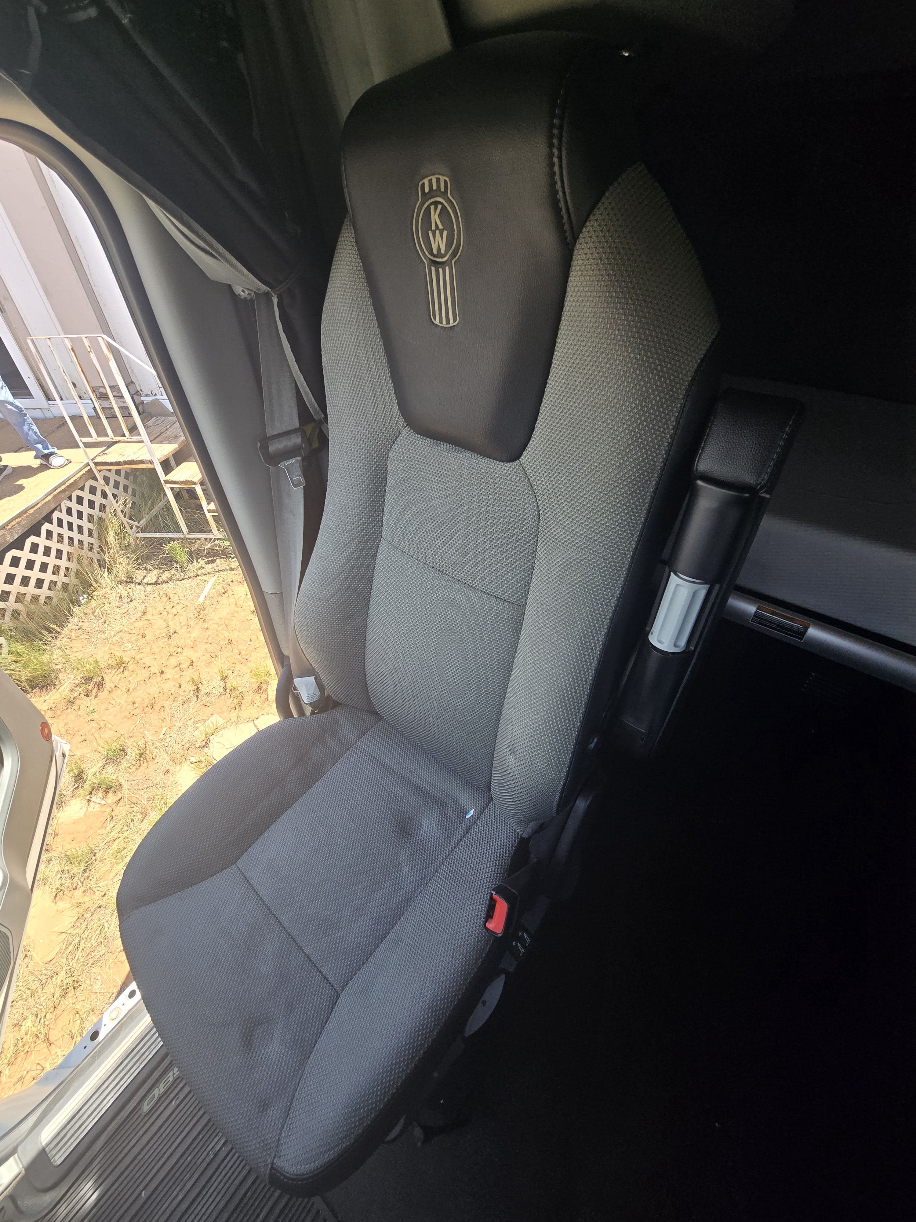 2020 Kenworth T680 image 10