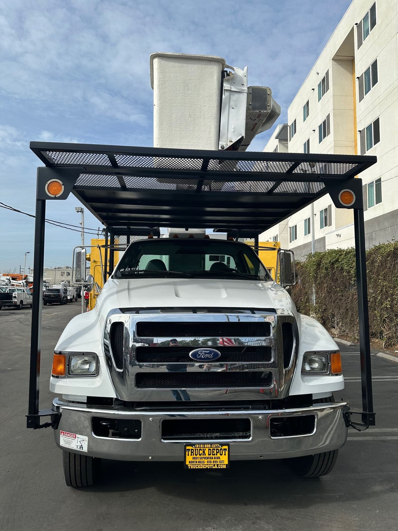 2010 Ford F-750 Forestry Tree Truck image 15