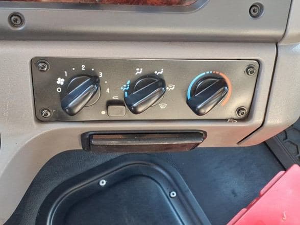 2023 Freightliner 114SD image 16