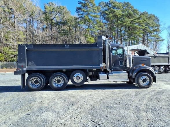 2026 Kenworth W900 image 2