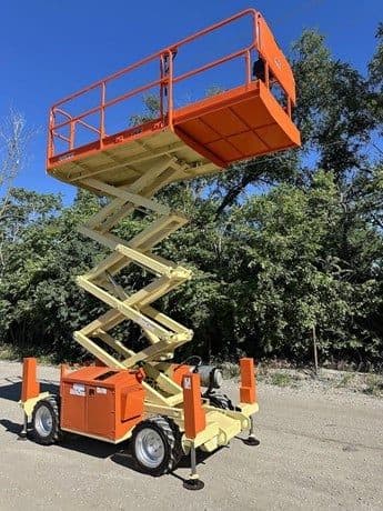 2015 JLG 260MRT image 8