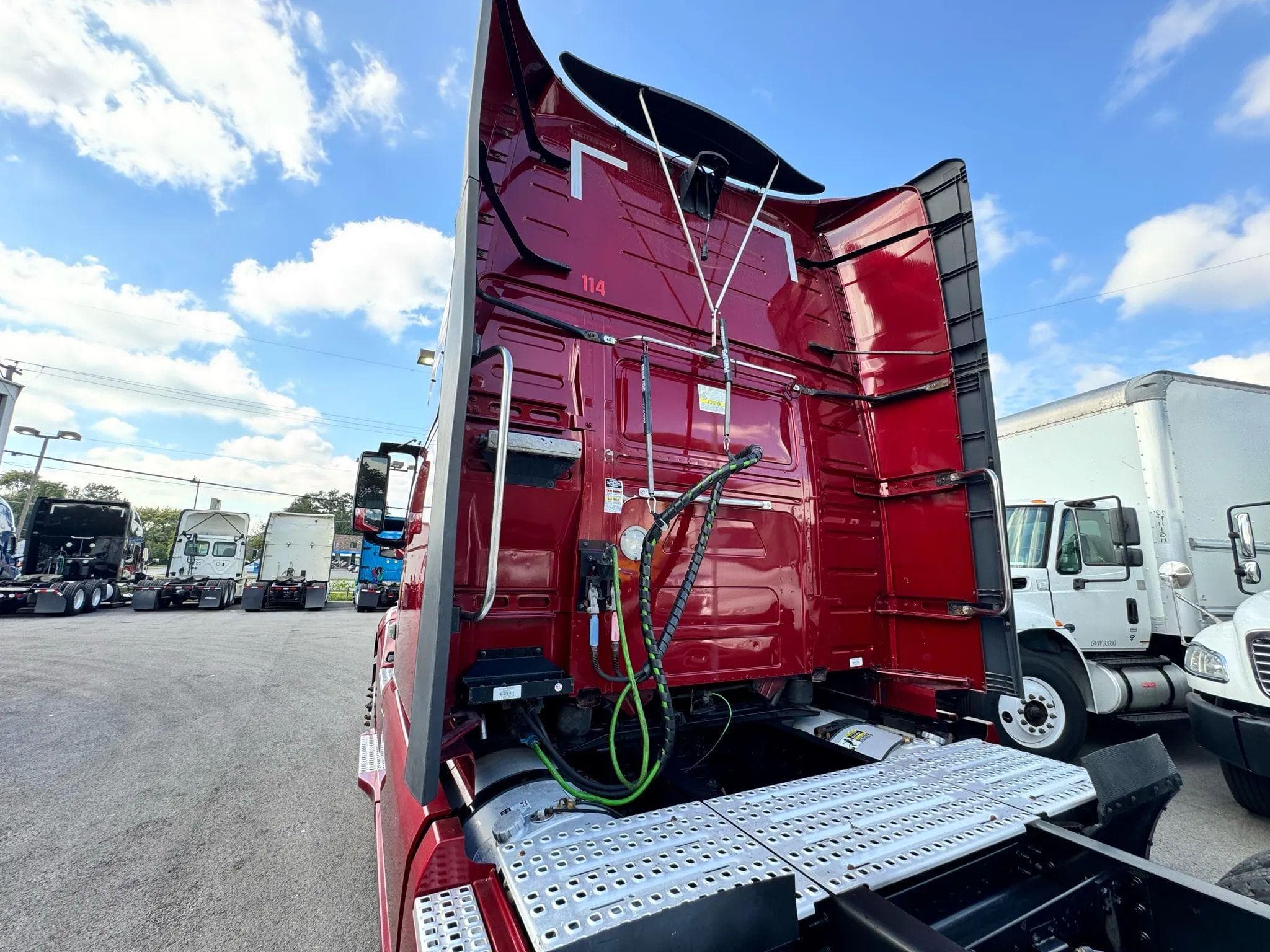 2021 Volvo VNL image 55