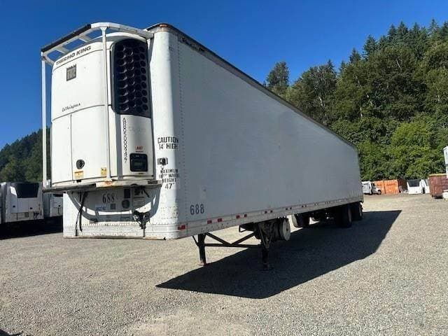 2006 Great Dane HIGH CUBE ROLL DOOR SPREAD AXLE WITH TK REEFER UNI Reefer Trailer image 2