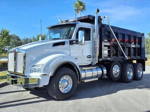2026 Kenworth T880 image 3