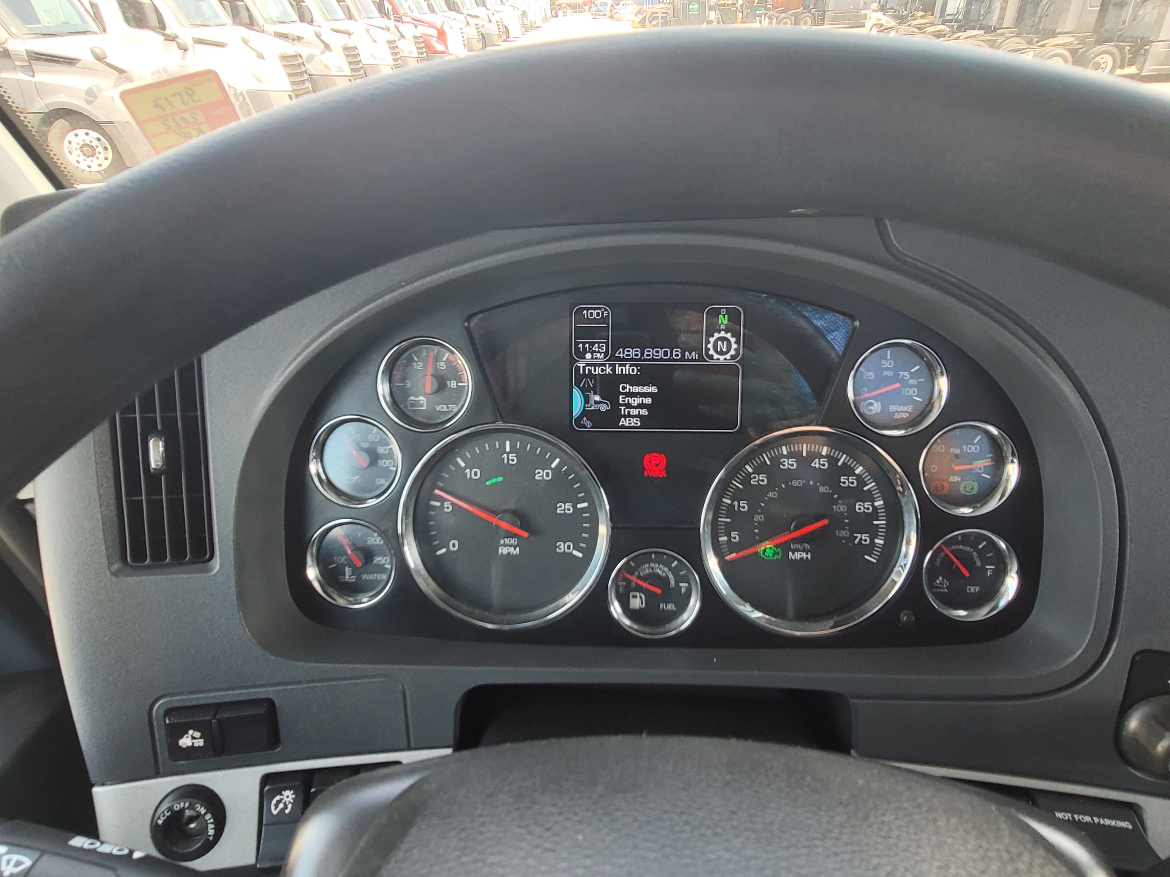 2022 Kenworth T680 image 10