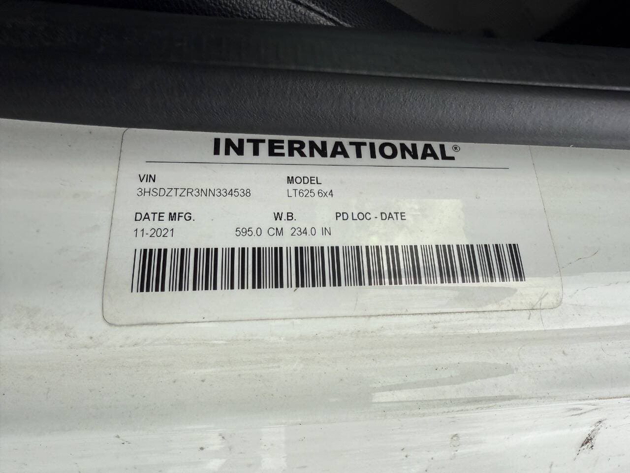 2022 International LT625 image 38