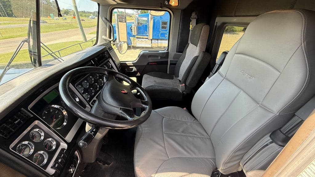 Used 2021 KENWORTH W900L image 12