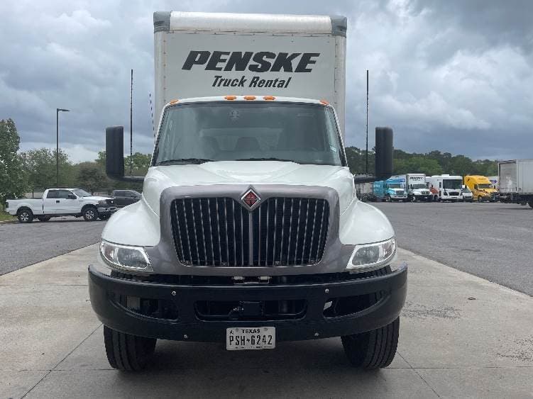 2022 International MV607 Box Truck - 220HP, 6 Speed Automatic, Roll up Door image 2