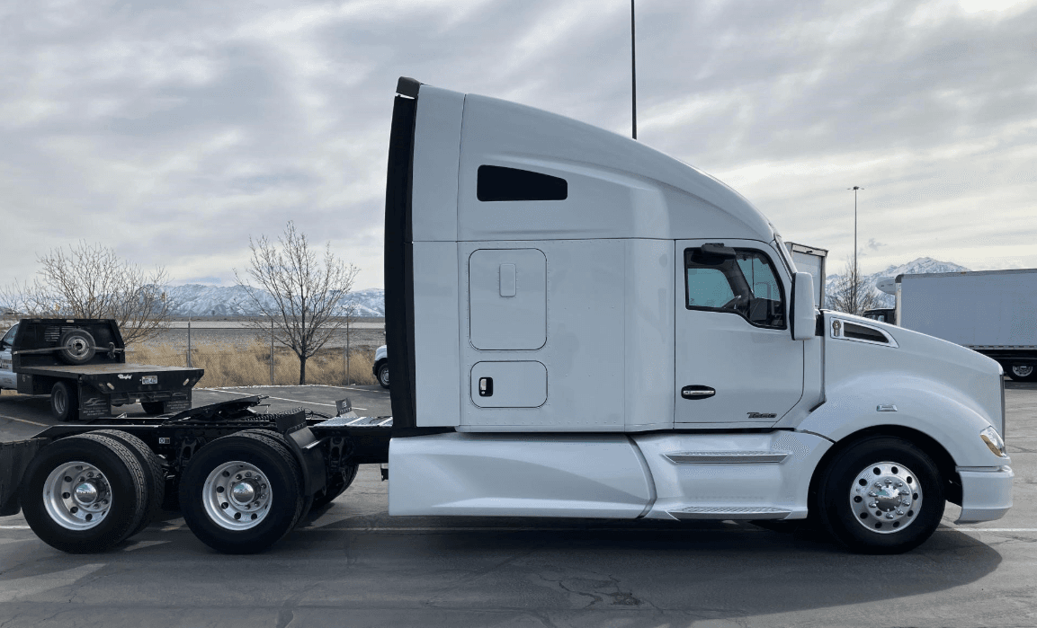 2020 Kenworth T680 image 4