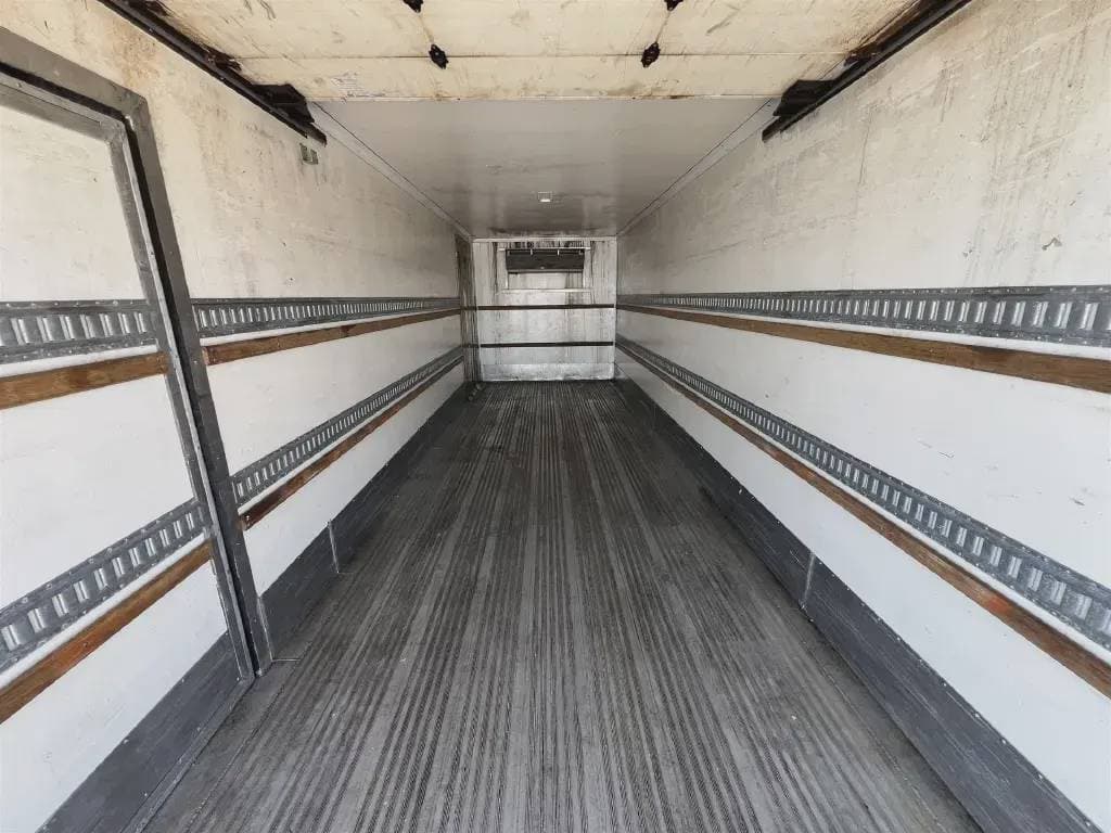 2022 Peterbilt 337 image 3