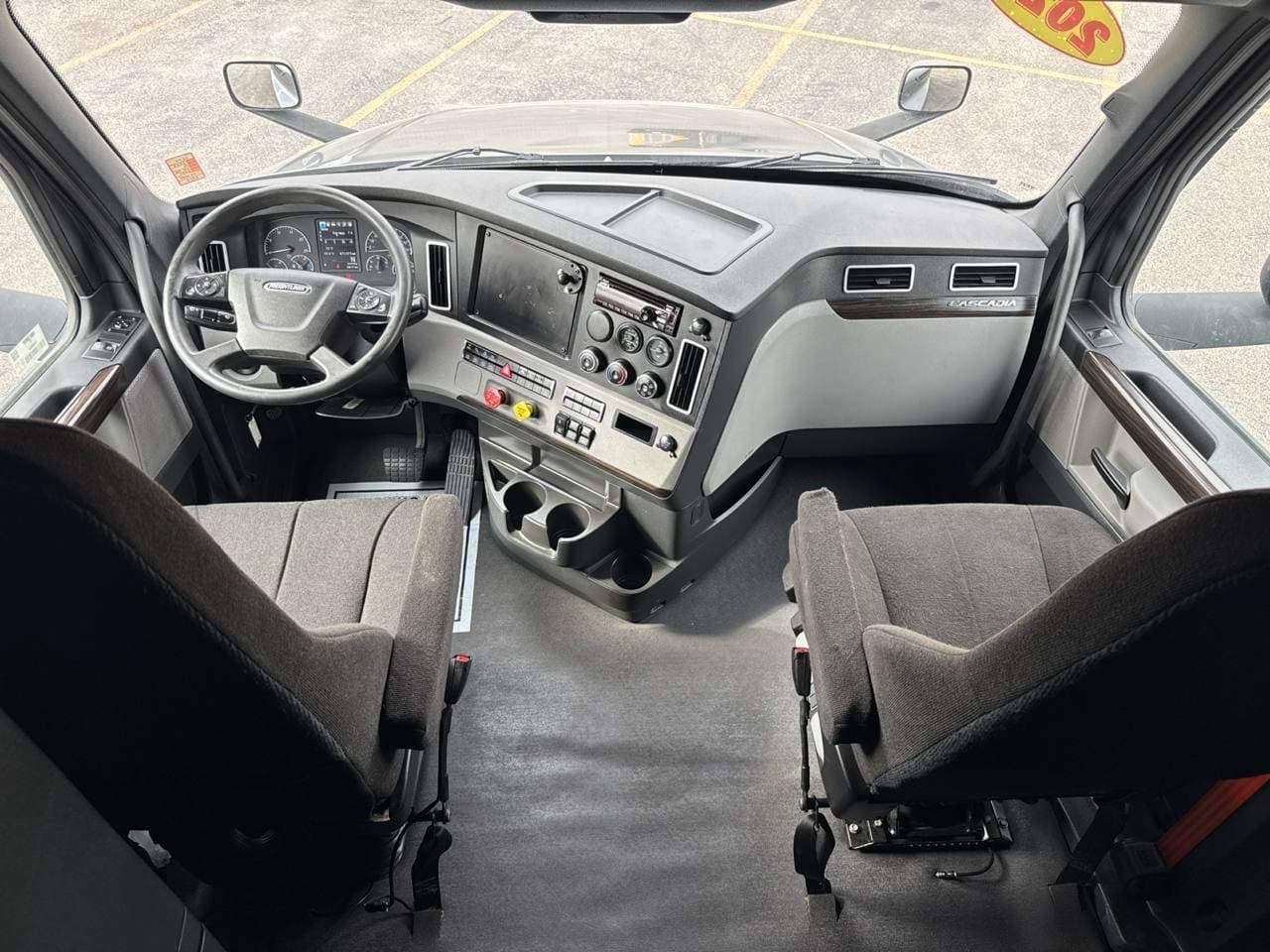 2022 Freightliner Cascadia 126 image 14