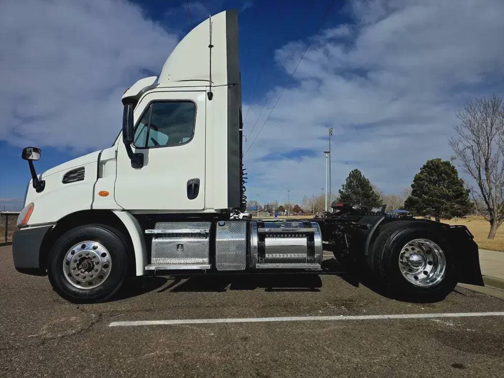 2018 Freightliner Cascadia 113 image 5