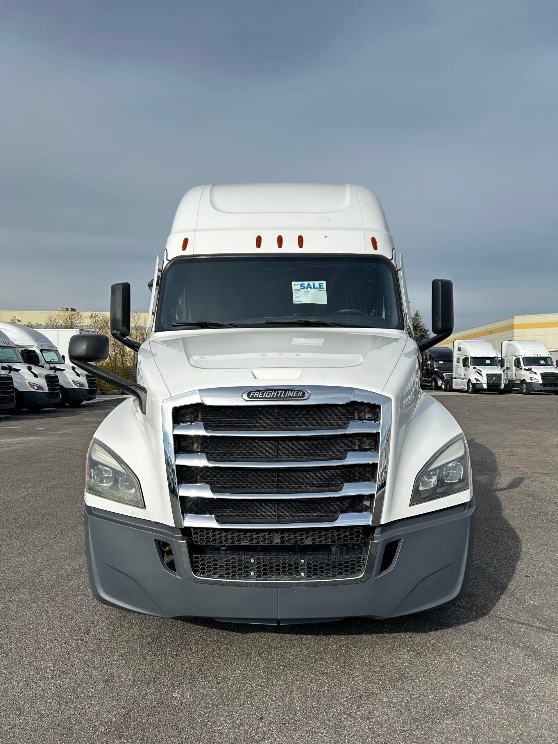 2023 Freightliner Cascadia image 2