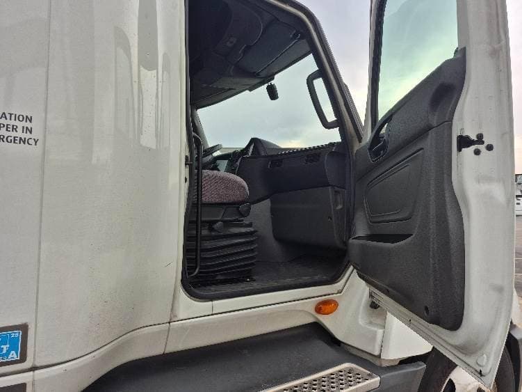 2023 International LT62F image 6