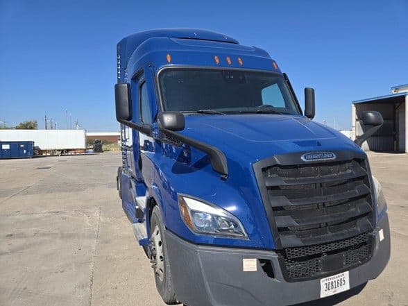 2021 Freightliner Cascadia 116 image 2