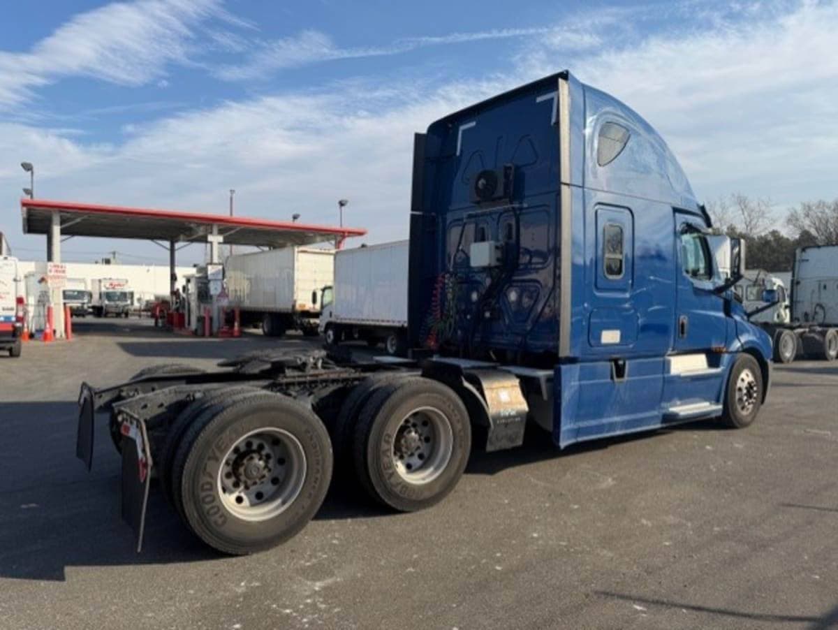 2020 Freightliner Cascadia 126 Sleeper Semi Truck - 72" Condo Sleeper, 505HP, 12 Speed Automatic image 4