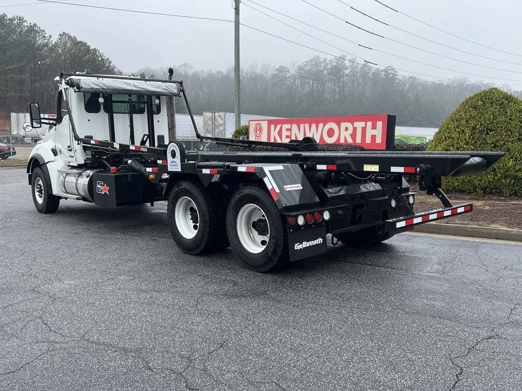 New 2026 KENWORTH T880 image 9