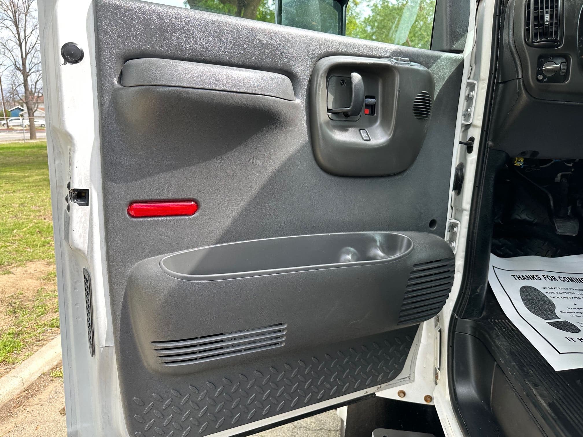 2008 GMC TOPKICK C6500 Cab and Chassis image 19