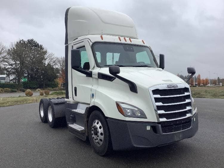 2021 Freightliner Cascadia image 1