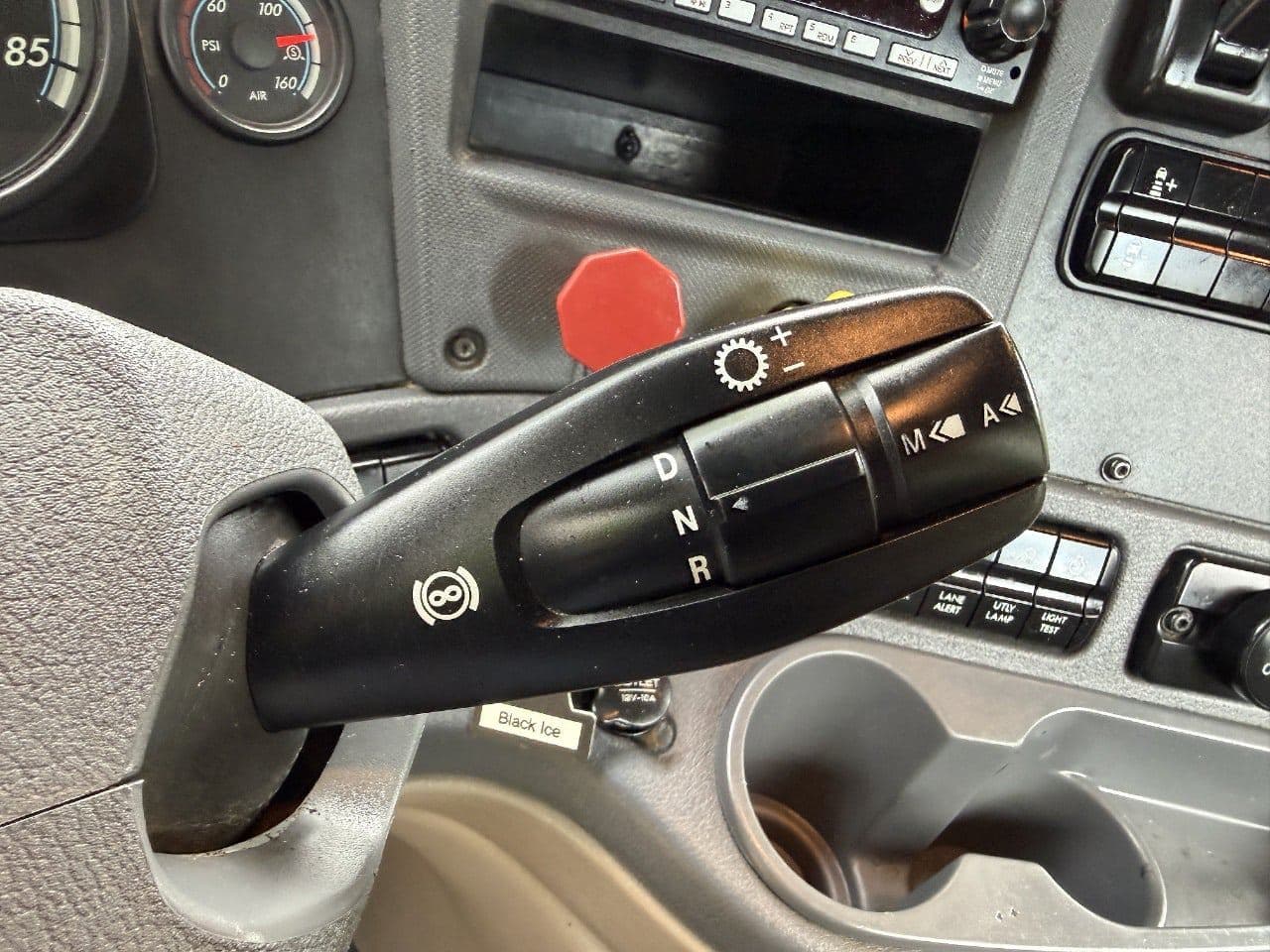 2018 Freightliner Cascadia 125 image 22