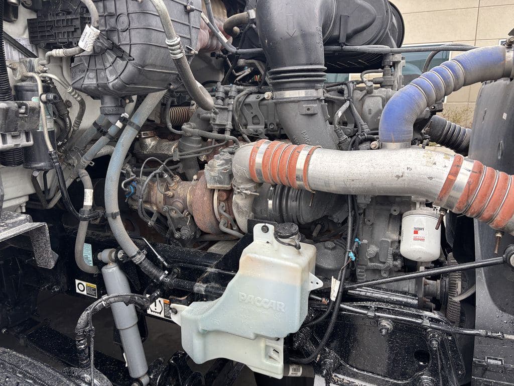 Used 2023 PETERBILT 579 image 15