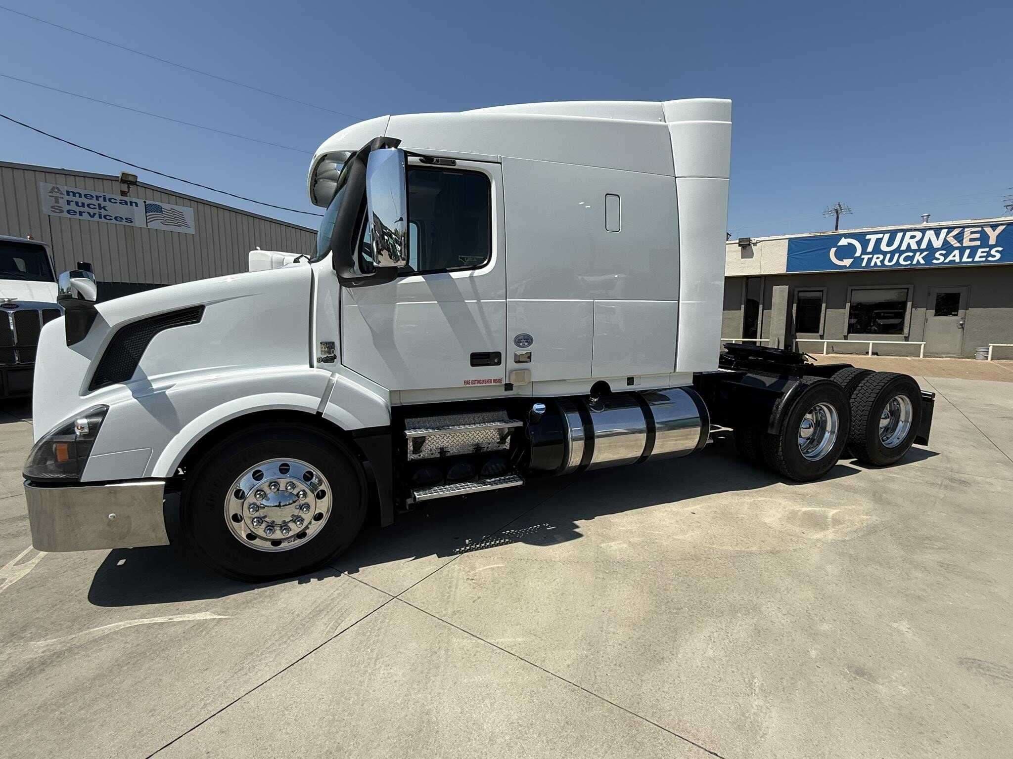2018 Volvo VNL64T630 image 3