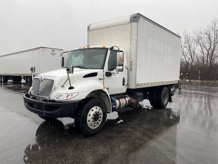 2022 International MV607 Box Truck - 240HP, 6 Speed Automatic, Roll up Door image 3