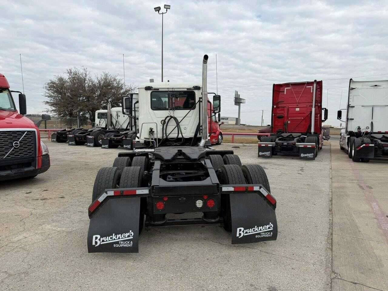 Used 2020 MACK ANTHEM Conventional - Day Cab in Fort Worth, TX image 5