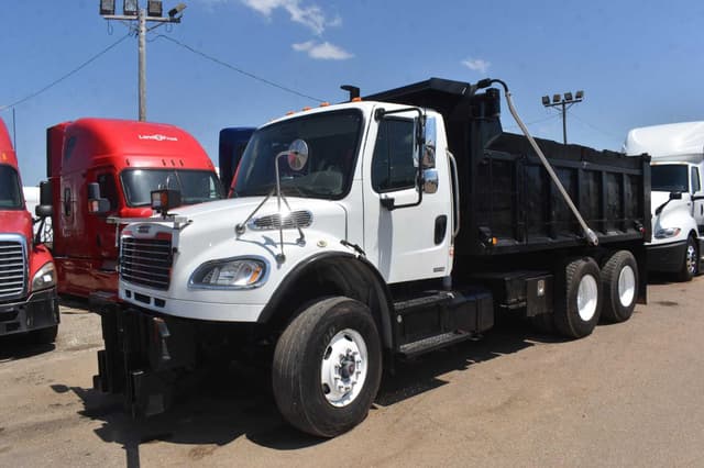 2010 Freightliner M2 106